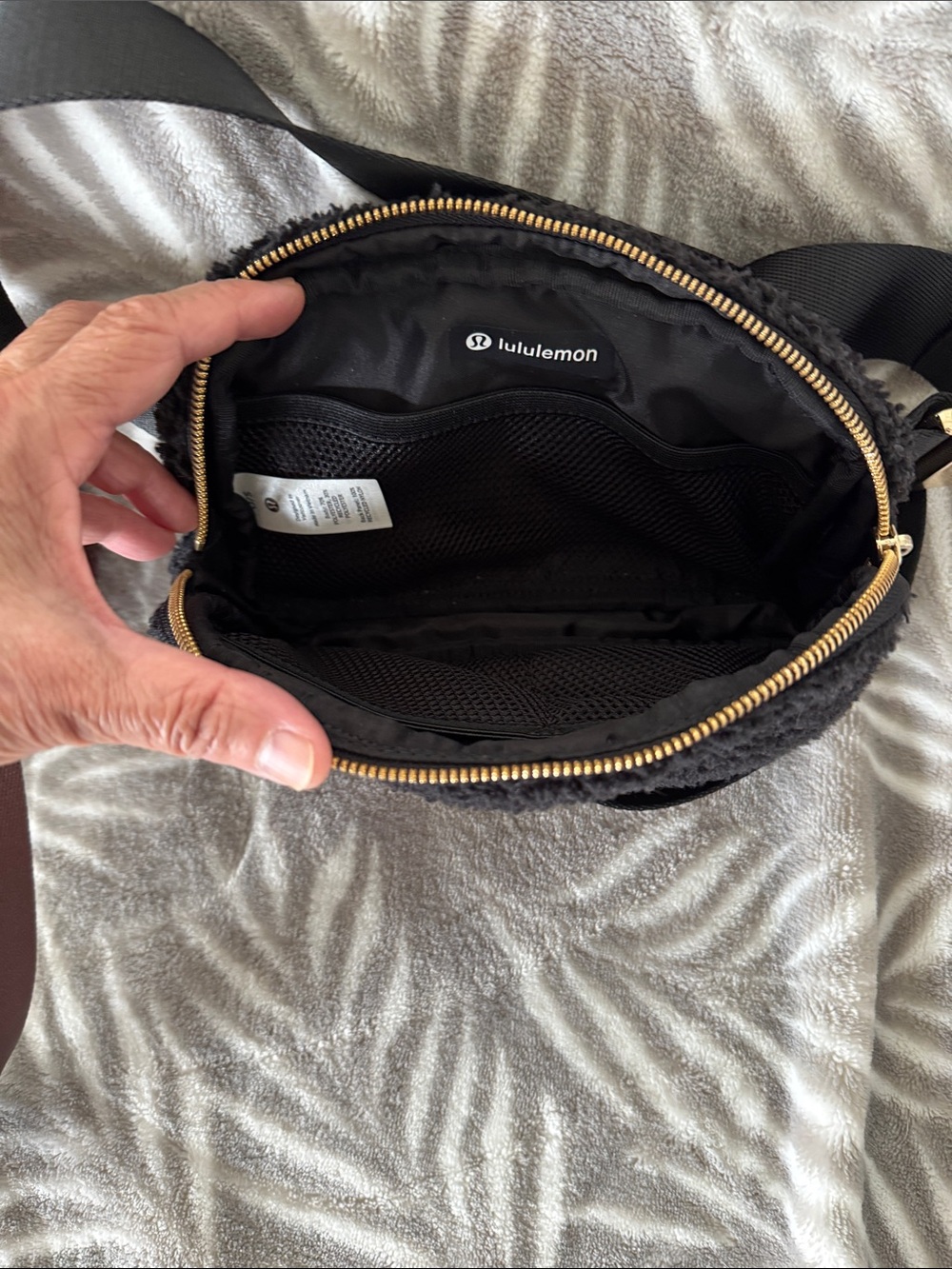 Lululemon Sherpa Belt Bag Duo - Black & Brown;
One for $38 or buy both at a disc - Picture 3 of 5